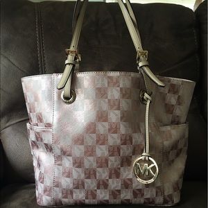 Michael Kors Rose Gold Jet Set Tote 💕