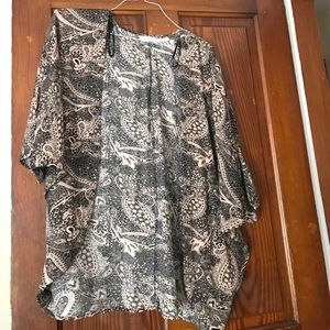 Short sleeved kimono
