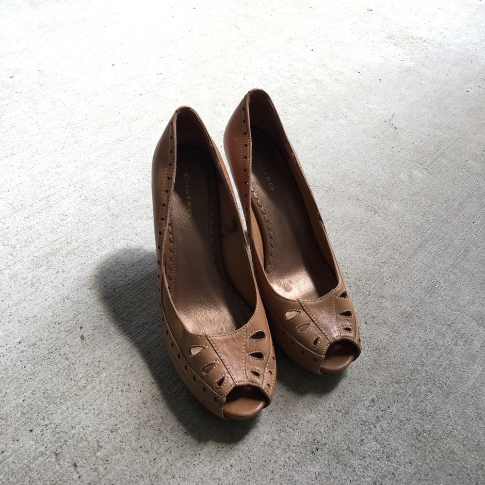 Nude heels!