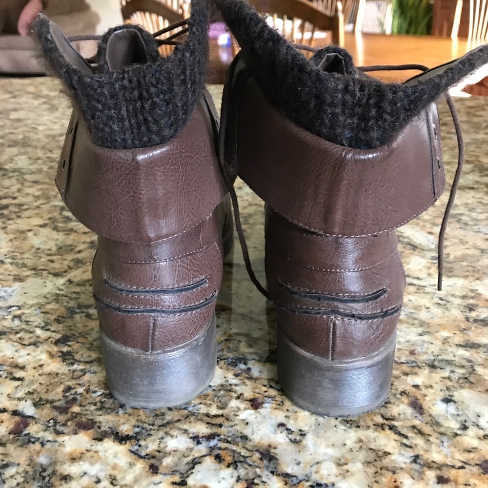 Boots - Picture 3 of 7