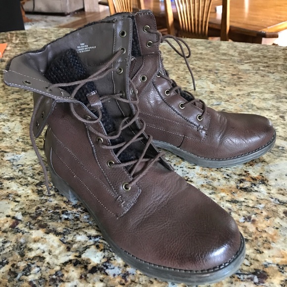 Boots - Picture 2 of 7