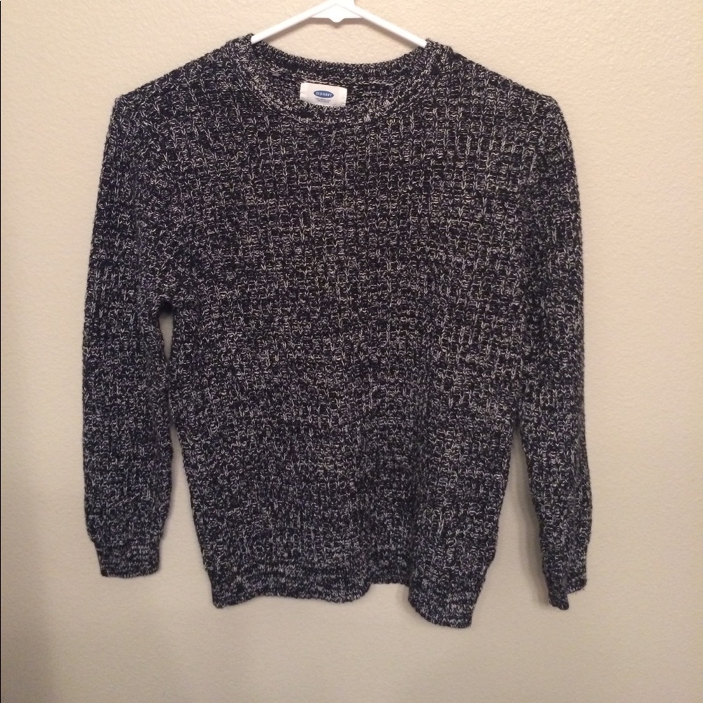 NWOT!! Black and white detailed sweater!