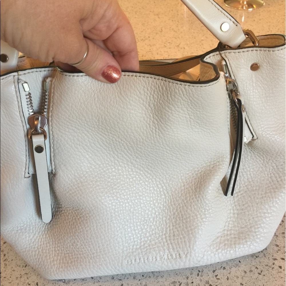 Burberry handbag with crossbody strap - Picture 2 of 4