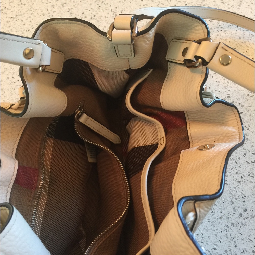 Burberry handbag with crossbody strap - Picture 3 of 4