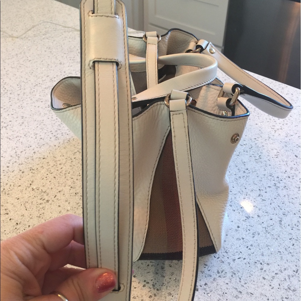 Burberry handbag with crossbody strap - Picture 4 of 4