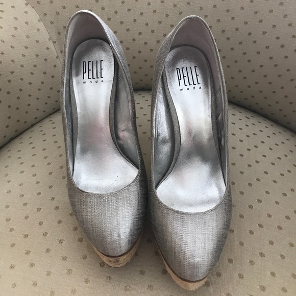 🎉HOST PICK🎉Pelle Moda Silk Platform Heels - Picture 3 of 8
