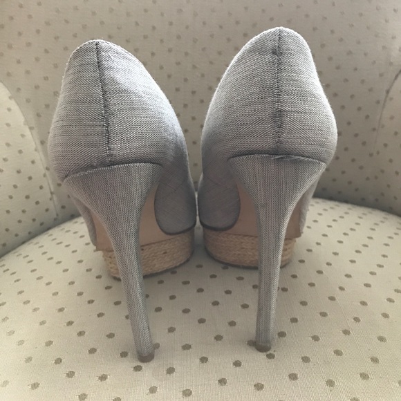 🎉HOST PICK🎉Pelle Moda Silk Platform Heels - Picture 5 of 8