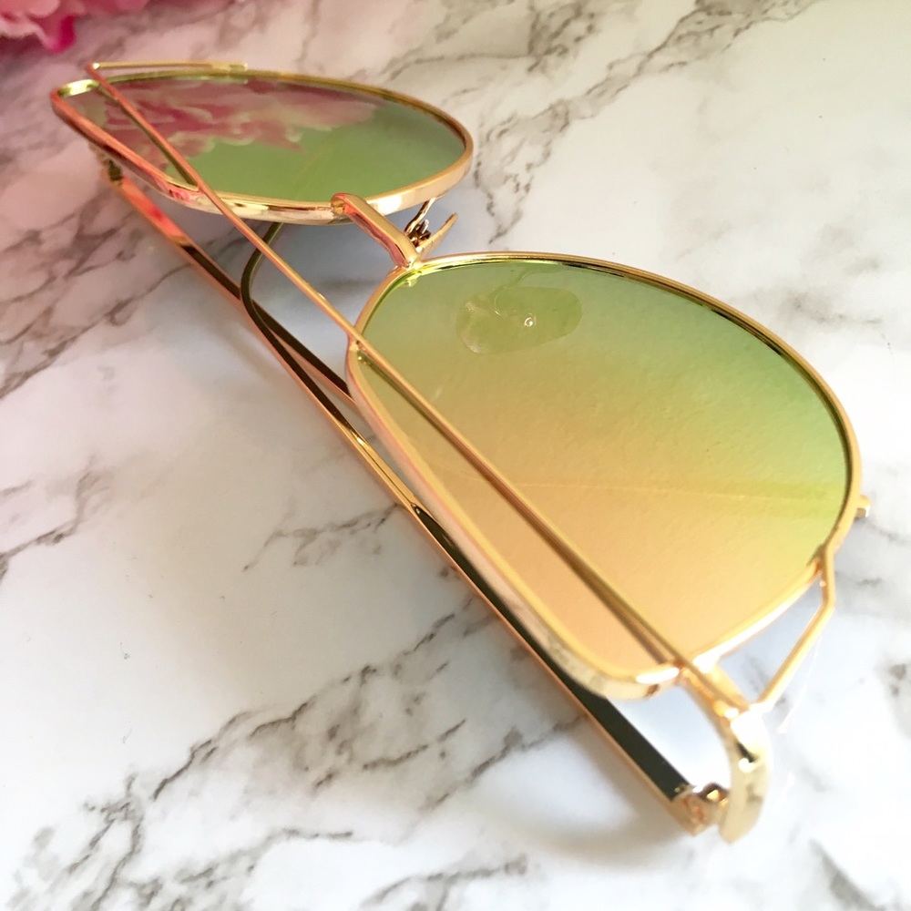 ❗️Restocked! "Ava" Rose Gold Mirror Sunglasses ☀️ - Picture 4 of 7