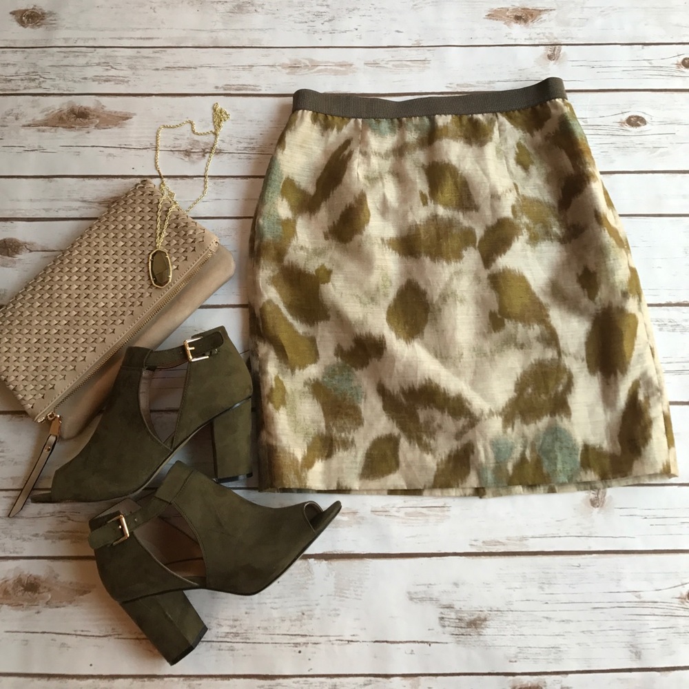 LOFT skirt with belted waist and pockets