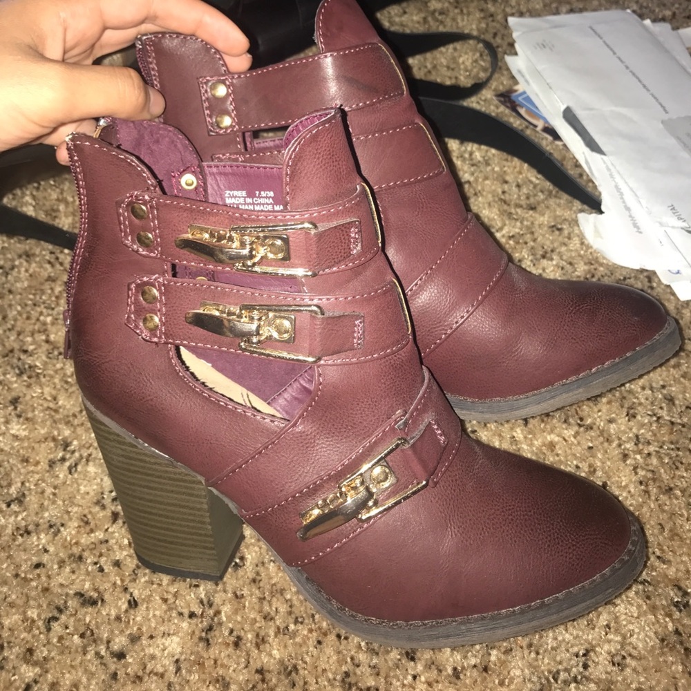 MAROON JUST FAB BOOTIES