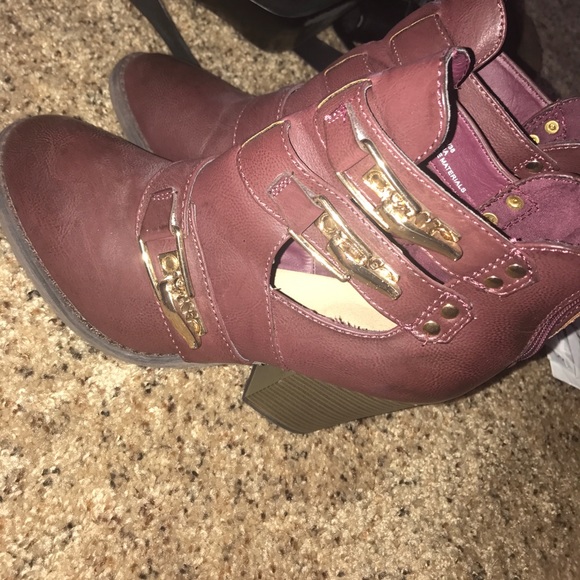 MAROON JUST FAB BOOTIES - Picture 3 of 4