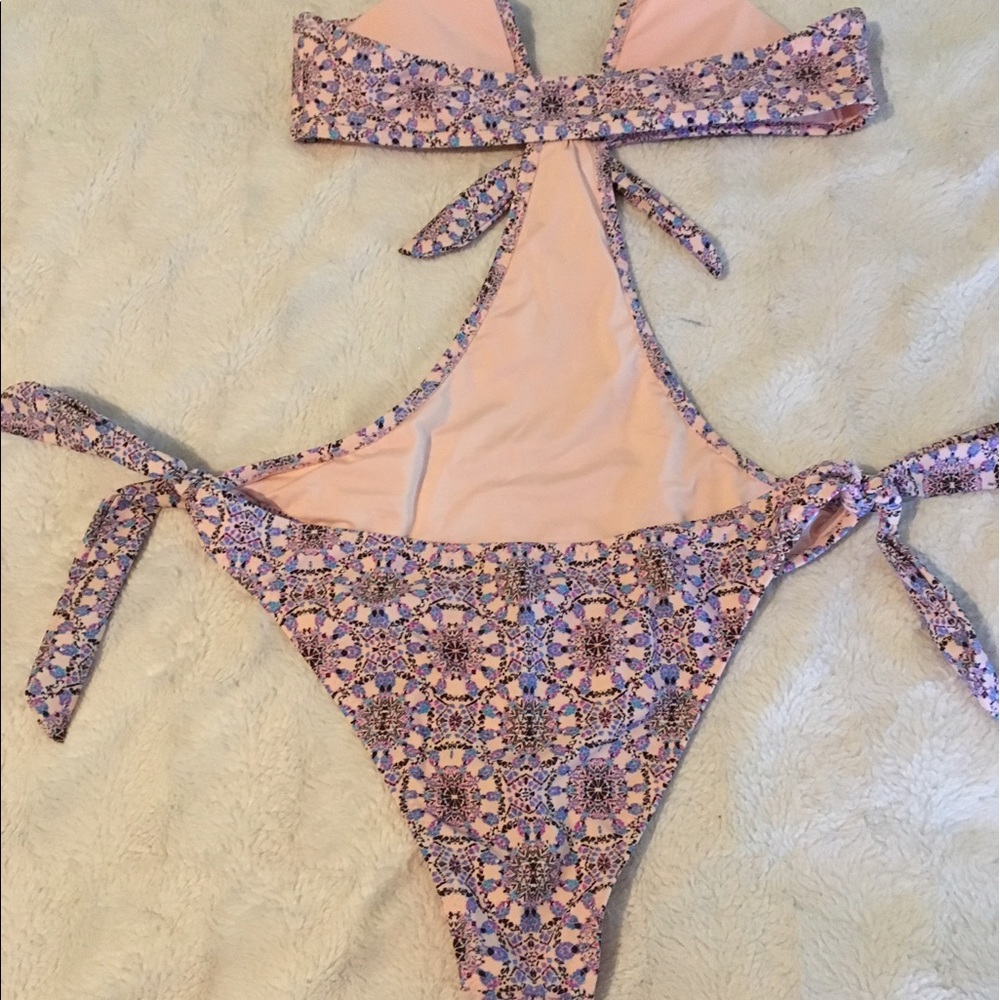 Bathing suit - Picture 3 of 3