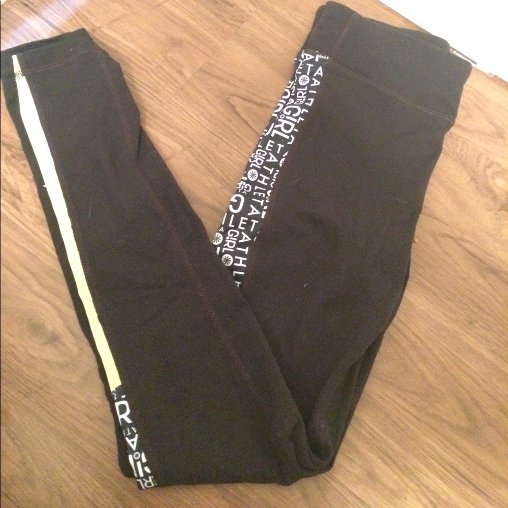 NWOT!! Black with Athleta detailing leggings!