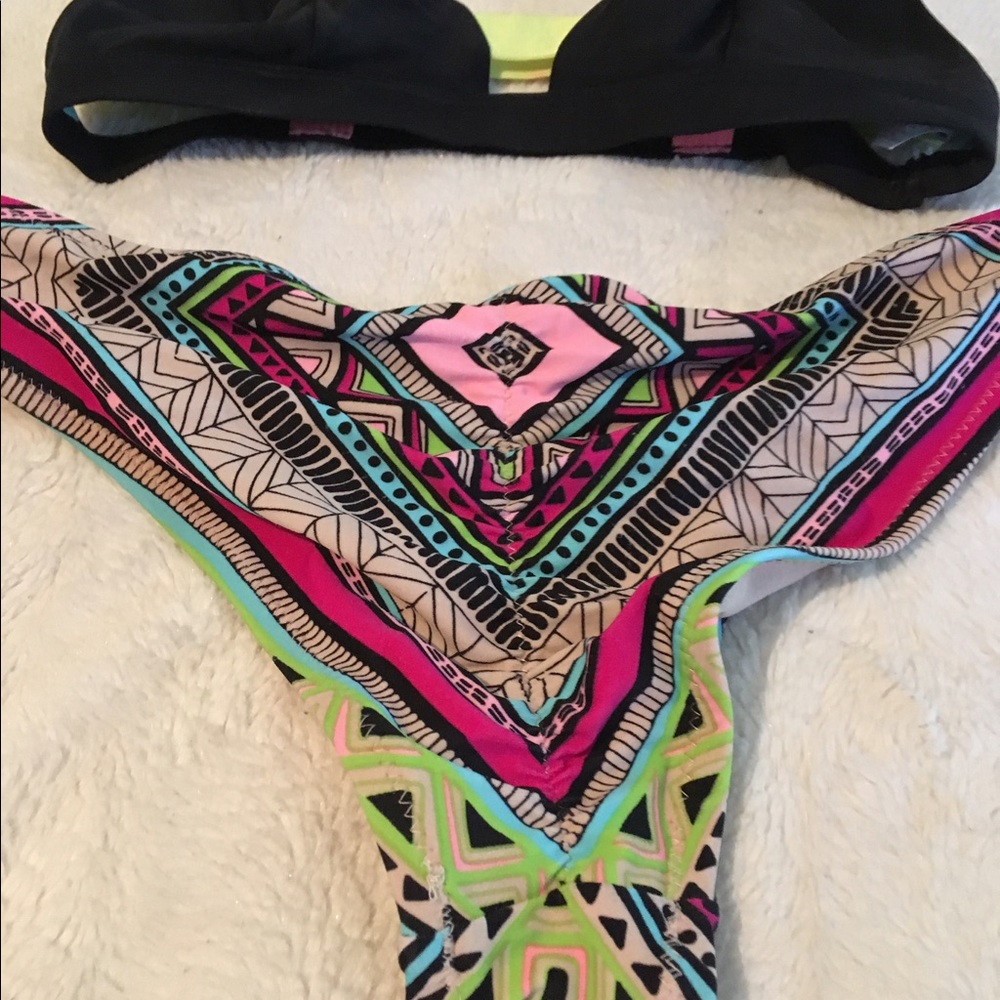 Bathing suit - Picture 2 of 2