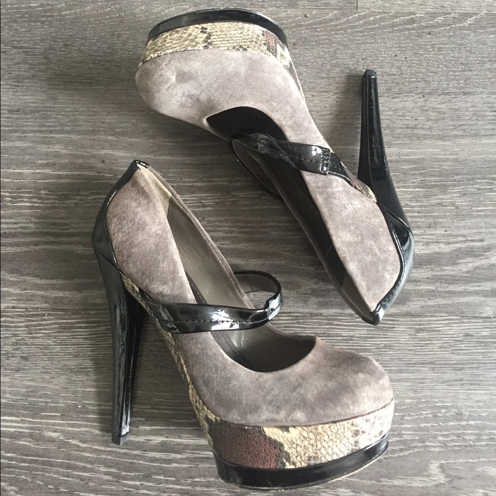 Jessica Simpson gray/black snakeskin Mary Janes