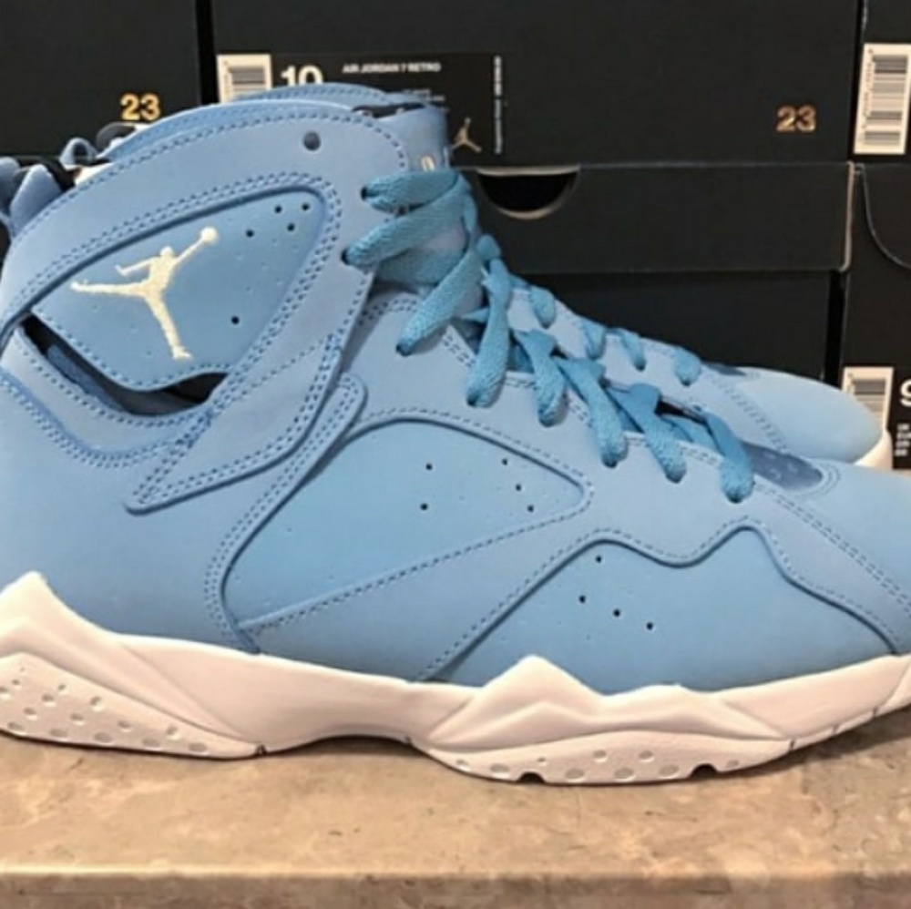 Air Jordan 7 Pantone