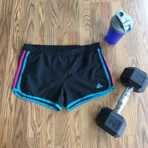 ADIDAS Running Shorts 🏃🏽‍♀️