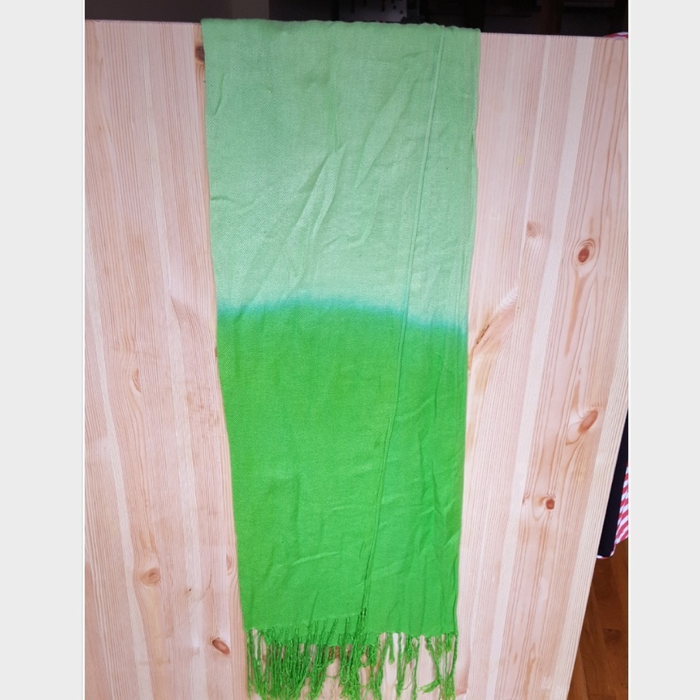 Green Ambre scarf