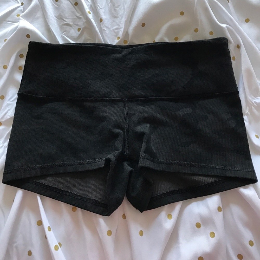 Lululemon Black Camo Boogie Short
