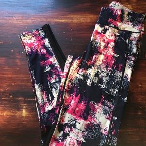 PopFit athletic leggings