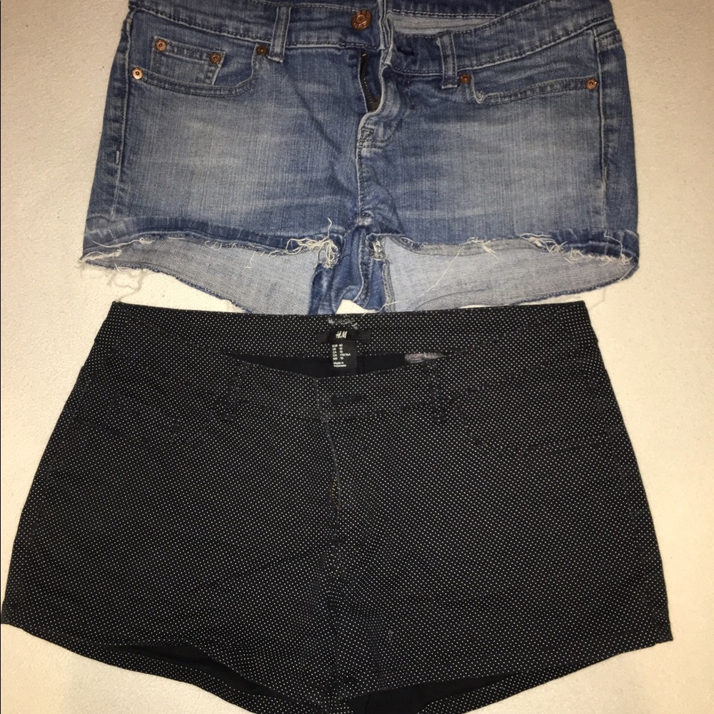 2 women's shorts GAP and H&M