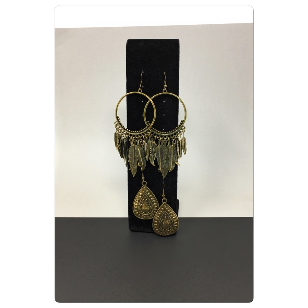 NWOT 2 Pairs Of Drop Earrings Black Gold / Bronze