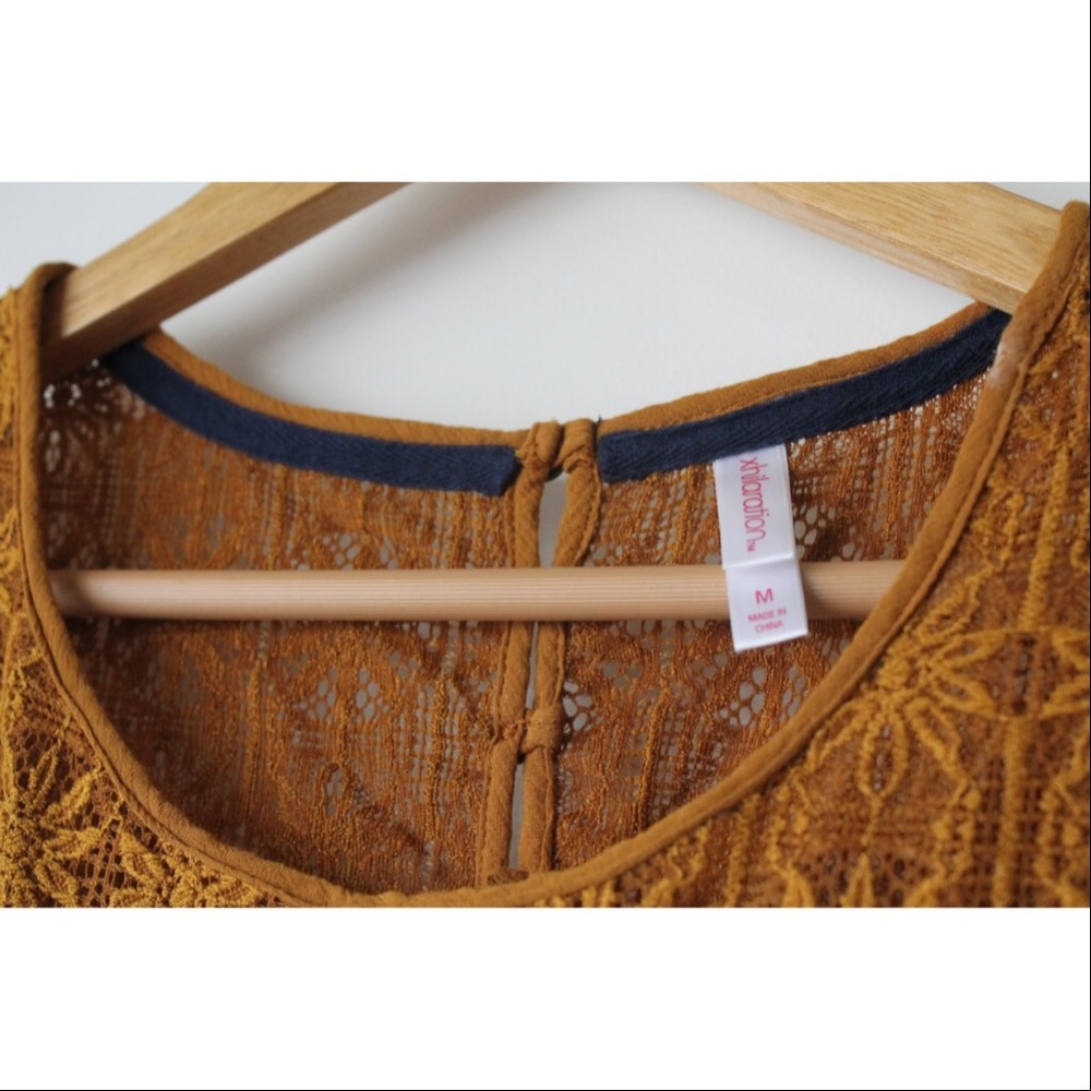 Blouse - Picture 2 of 2