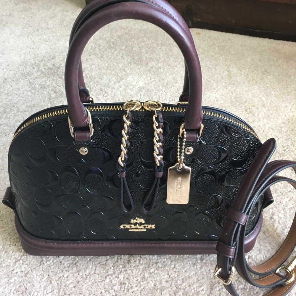 Just reduced! Adorable Coach Mini Sierra satchel