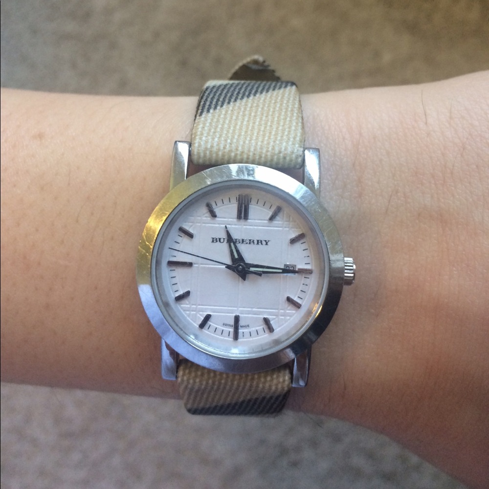 Bureberry Swiss nova check 27 mm watch