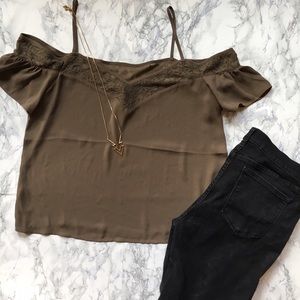 🖤Express Cold Shoulder Crop Top🖤