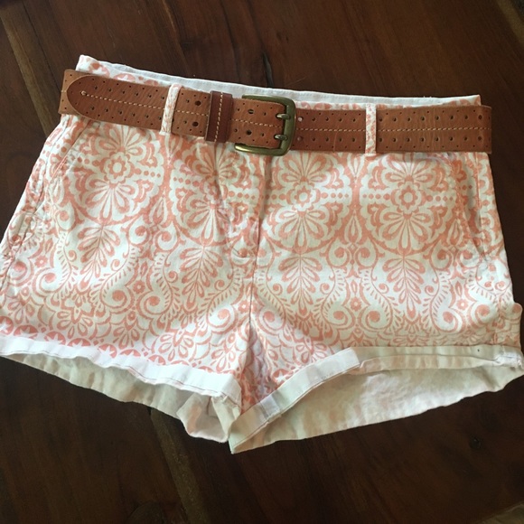 Elle Pants - Elle peach shorts with beautiful design