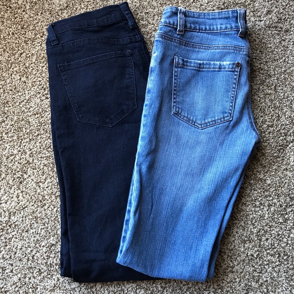 2 pairs of jeans