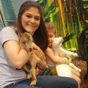 Meet your Posher, Danika