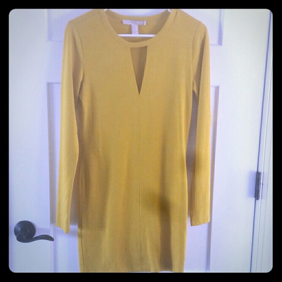 Yellow dress. Fairly casual but could be dressed u - Picture 1 of 1