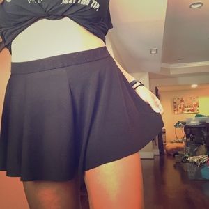 Black flow shorts