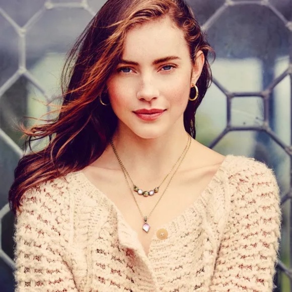 ❤️Simply Elegant❤️ - Picture 3 of 4