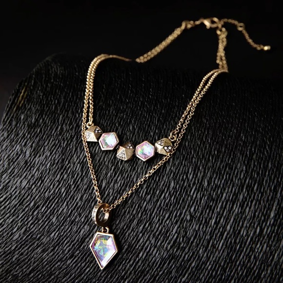 ❤️Simply Elegant❤️ - Picture 4 of 4