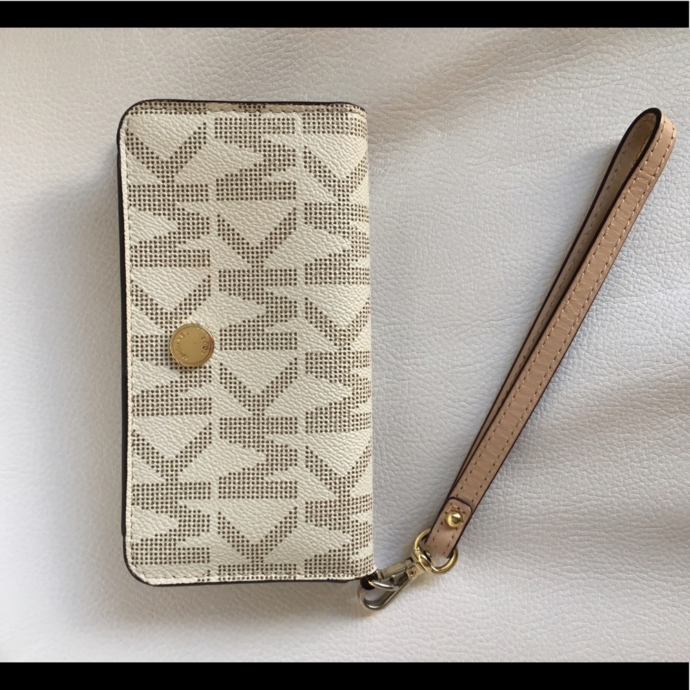 Michael Kors Wristlet Wallet