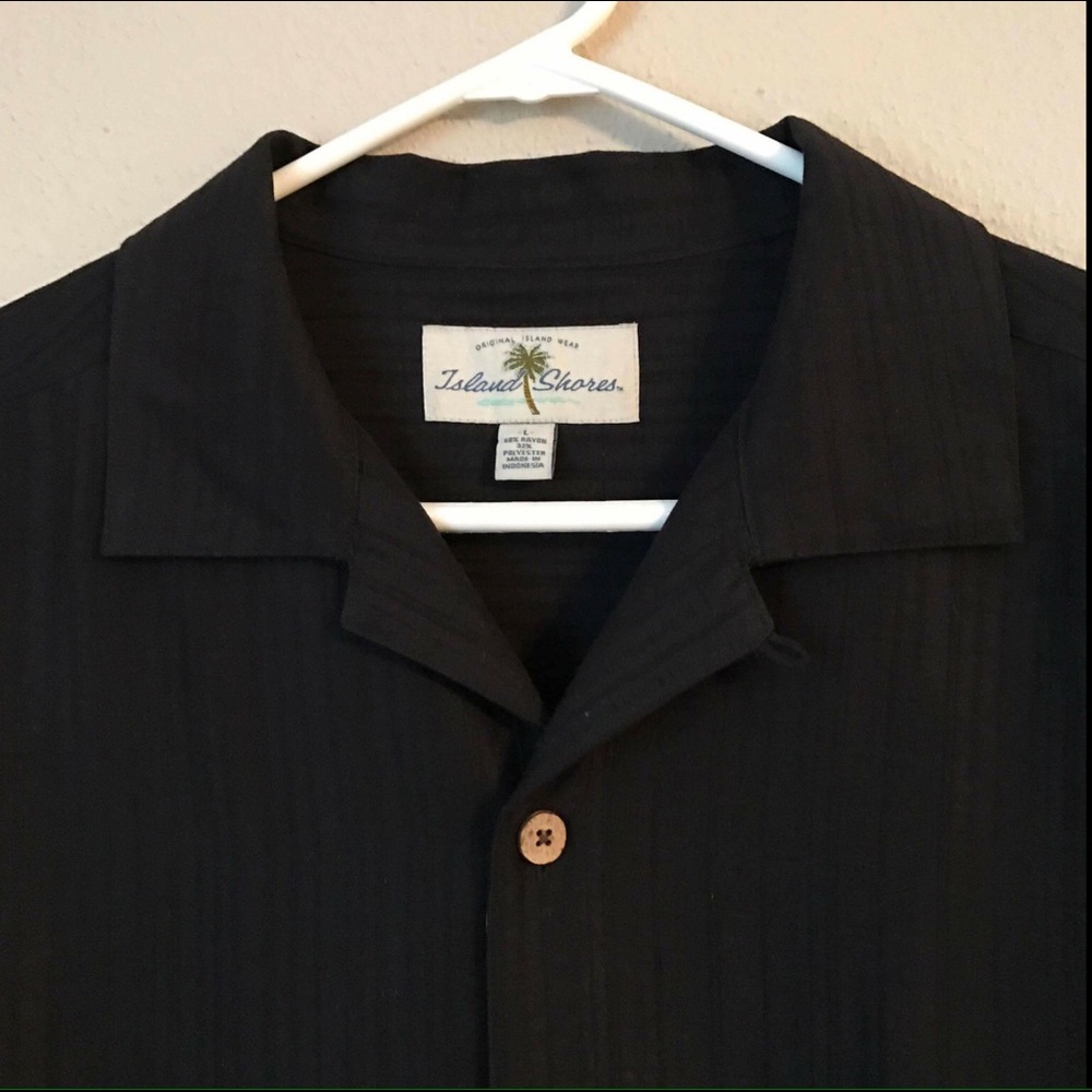 Island Shores Men's Black on Black Hawaiian Shirt