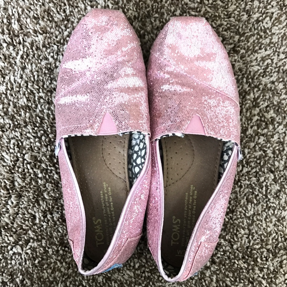 Authentic pink TOMS!