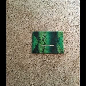 Envelope Snake-Like Clutch