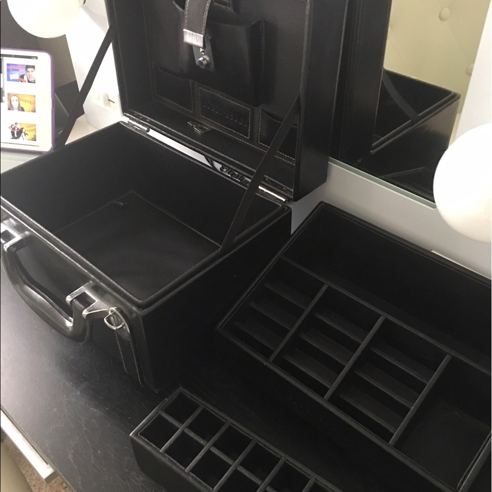 Bobbi Brown Train Case