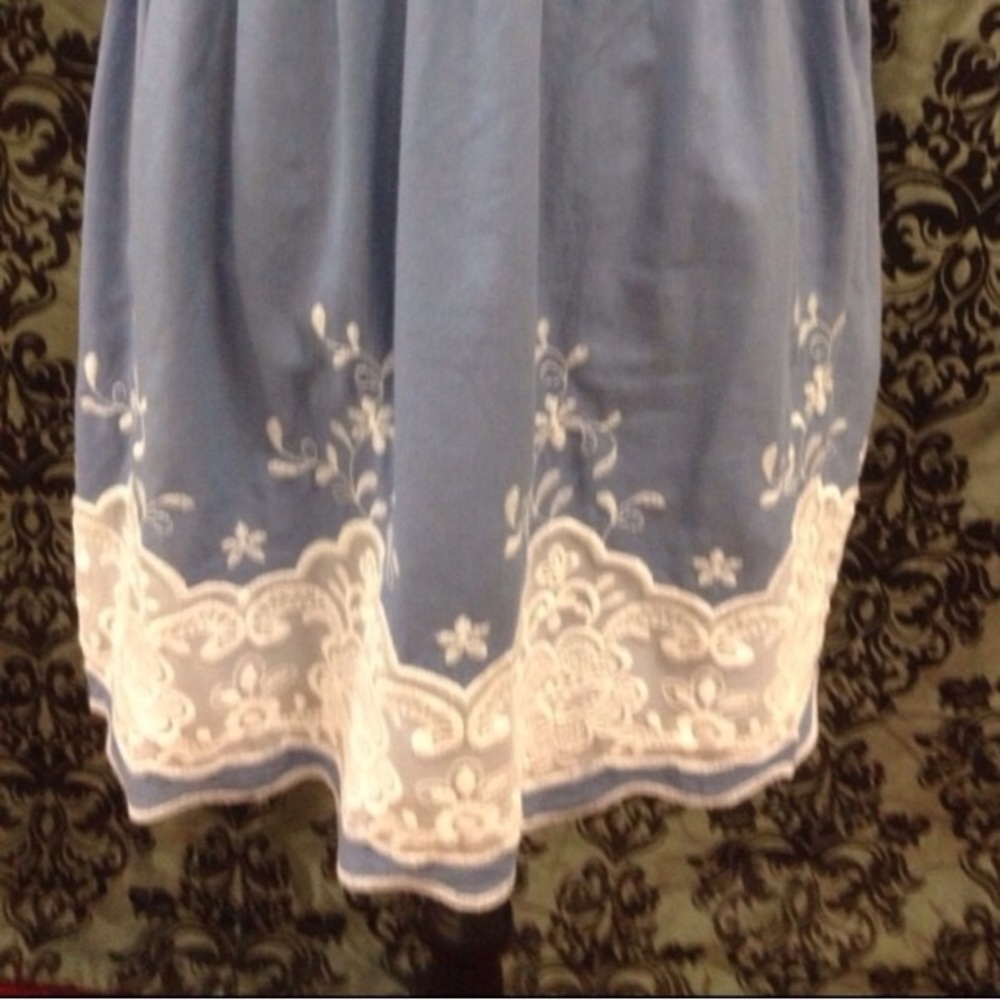 ⭐️Host Pick 5/7⭐️Speechless Eyelet Chambray Dress - Picture 2 of 4