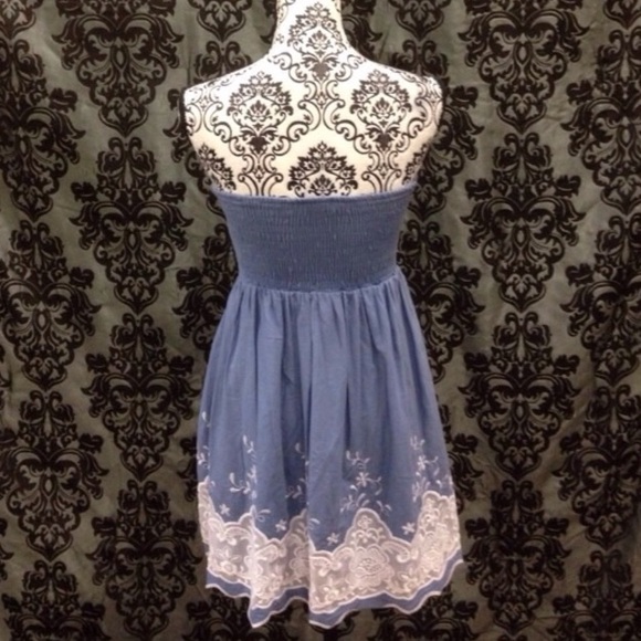 ⭐️Host Pick 5/7⭐️Speechless Eyelet Chambray Dress - Picture 4 of 4