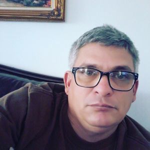 Meet your Posher, Carlos perez