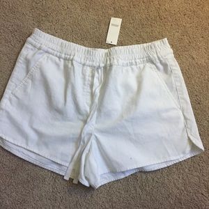 ✨🆕✨ new white linen shorts