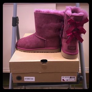 Ugg Bailey Bow boot size youth 4/ women's 6