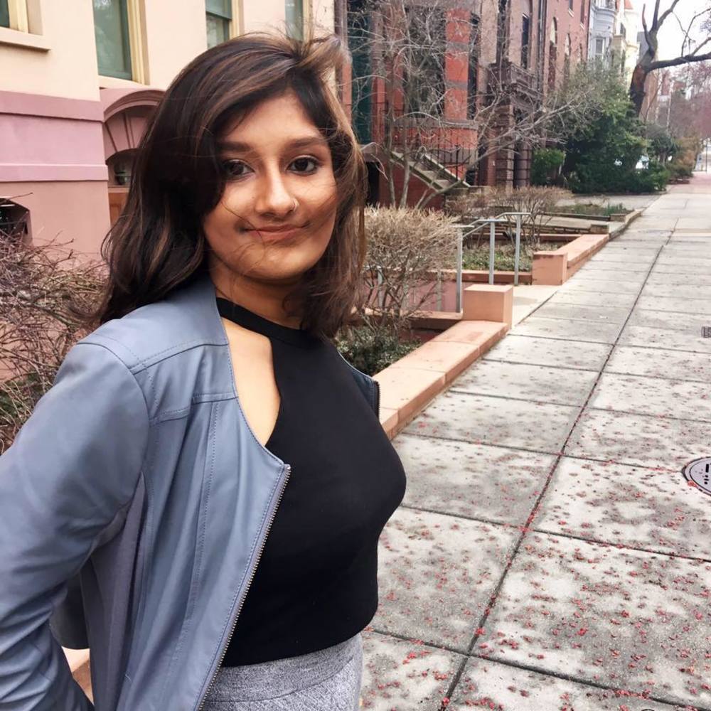 Meet your Posher, Alicia
