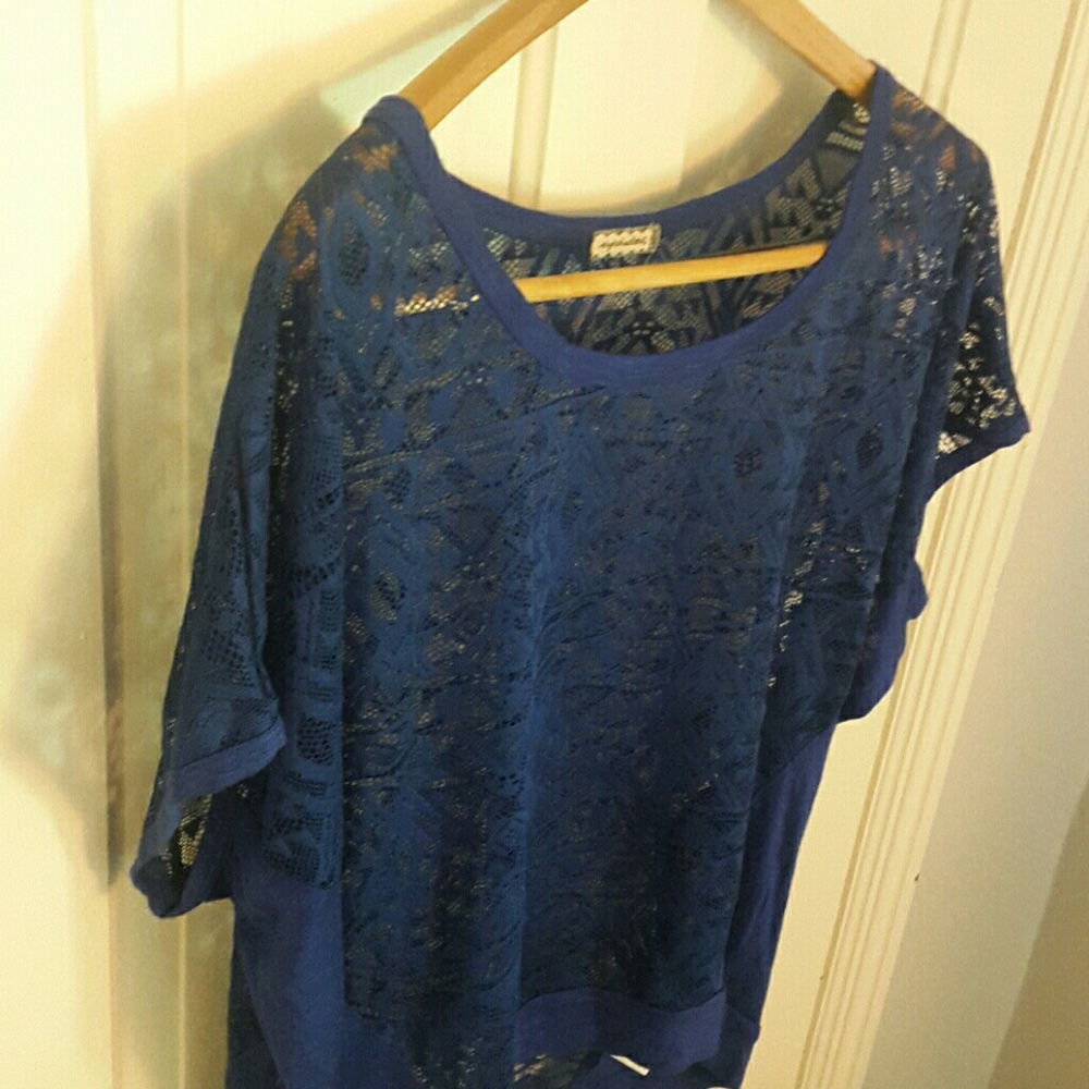 Eyeshadow | Lacey Top