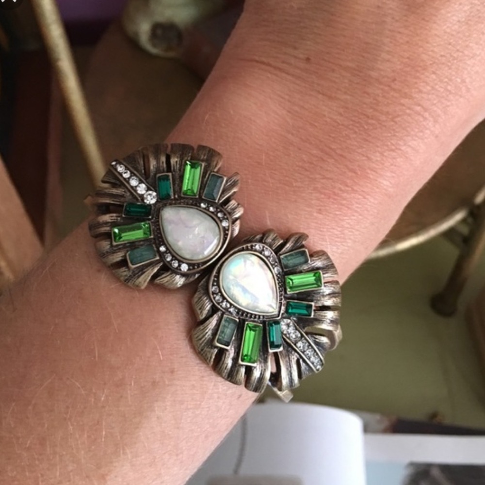Vintage Leaf Bangle Bracelet (nwot) - Picture 3 of 6